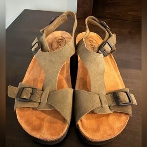 Taos Footwear MVP Suede Sandles